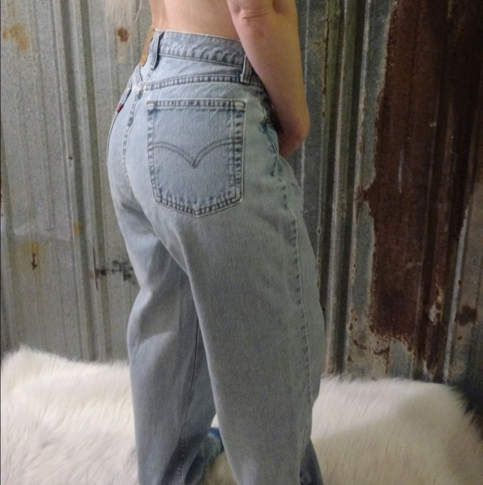 VINTAGE 561 Lightwash Levi Strauss Jeans - Picture 4 of 16